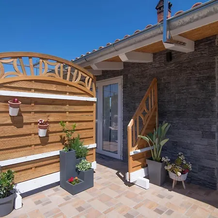 Apartamento With A Parking Space Veli Losinj, Losinj - 21260 Veli Lošinj