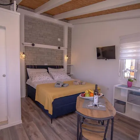 Apartment With A Parking Space Veli Losinj, Losinj - 21260 *
