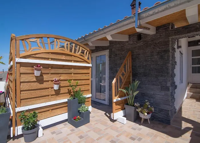 Апартаменты With Parking Space Veli Losinj, Losinj - 21260 Вели-Лошинь