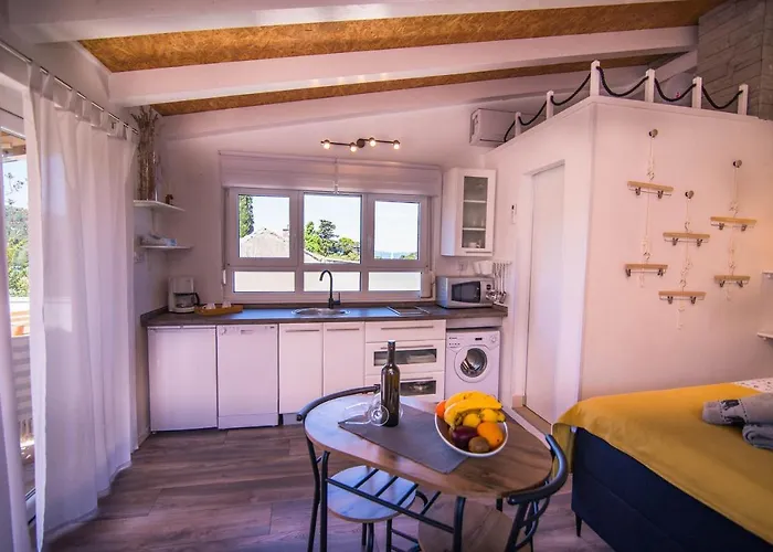 With Parking Space Veli Losinj, Losinj - 21260 Вели-Лошинь